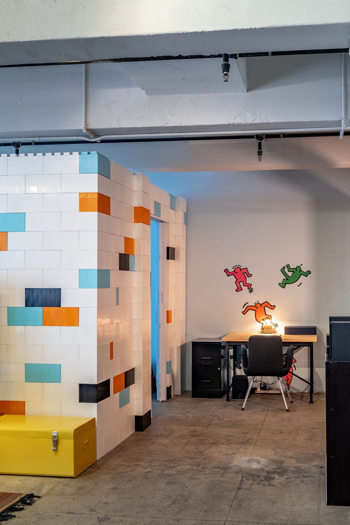 746 Los Angeles 604 - Office_S.jpg